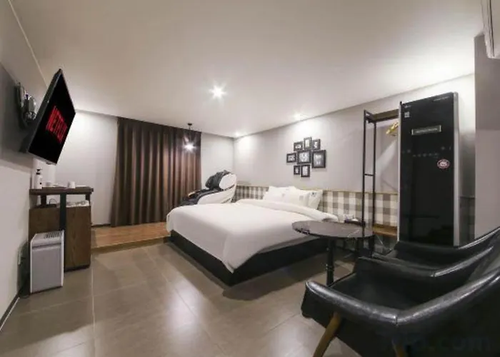No. 25 Myeongji Ocean Branch Business 汽车旅馆