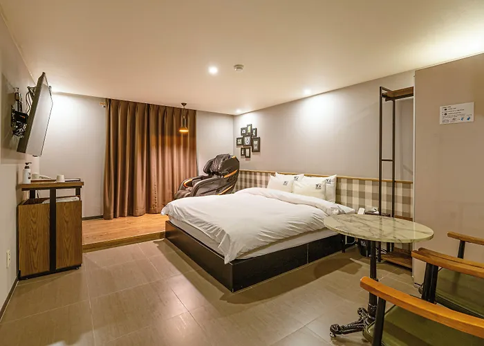 No. 25 Myeongji Ocean Branch Business 汽车旅馆